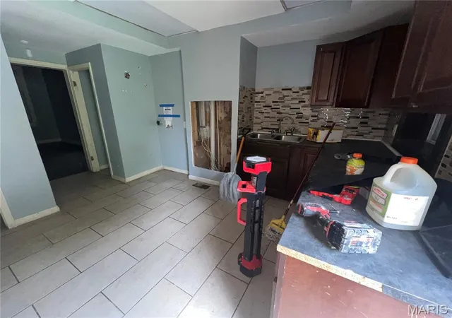 Photo 4 of Sale Pending at 7909 Pennsylvania Ave, St Louis, MO 63111 | MLS# MIS26041791 | Listing updated on 2026-10-10