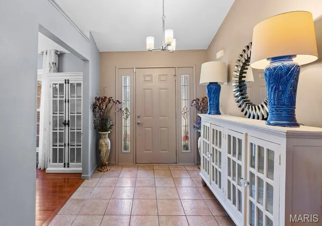 Photo 3 of Single family home for sale at 125 Oak Hill Dr, Maryville, IL 62062 | MLS# MIS26041792 | Listing updated on 2026-08-08