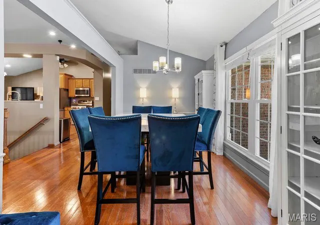 Photo 4 of Sale Pending at 125 Oak Hill Dr, Maryville, IL 62062 | MLS# MIS26041792 | Listing updated on 2026-09-28