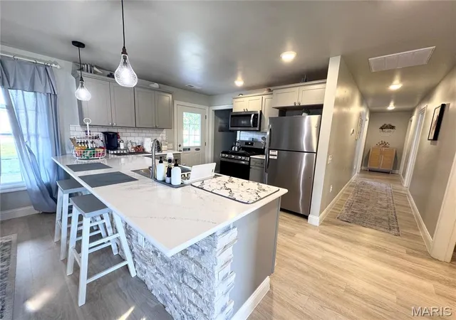Photo 4 of Sale Pending at 27 Benton Dr, Monroe City, MO 63456 | MLS# MIS26041793 | Listing updated on 2026-08-12