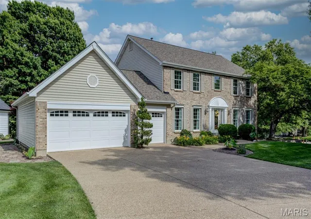 3rd image of 109 Creek View Pl, Saint Charles, MO 63304 | MLS# MIS26041796