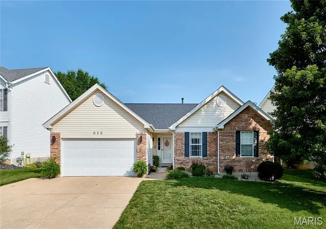 Homes for sale in Fenton, MO | 819 Spring Crest Dr, Fenton, MO 63026 | MLS# MIS26041817