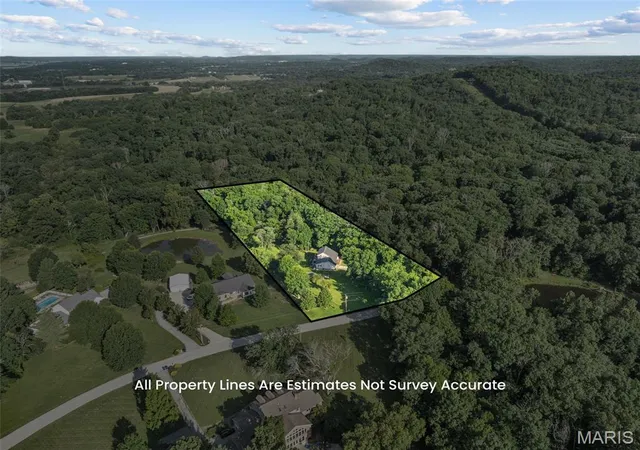 Photo 2 of Single family home for sale at 16447 Scenic Ridge Rd, Marthasville, MO 63357 | MLS# MIS26041830 | Listing updated on 2026-09-20