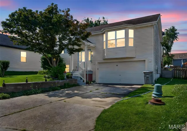 1st image of 17 Kingspointe Ct, Saint Peters, MO 63376 | MLS# MIS26041832