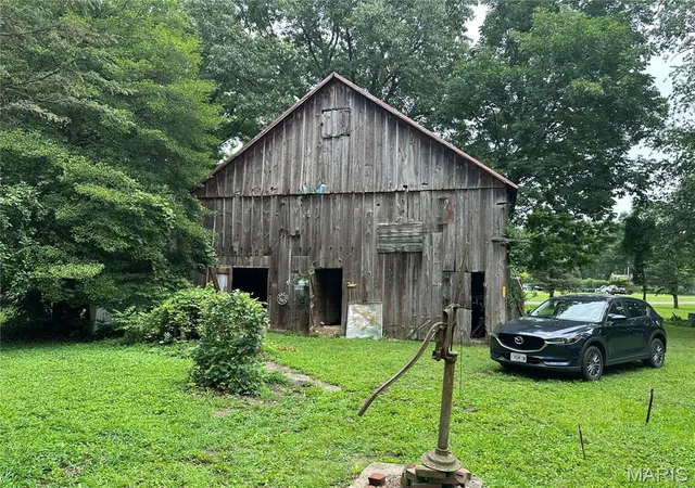 Photo 3 of Single family home for sale at 509 Chestnut St, Evansville, IL 62242 | MLS# MIS26041835 | Listing updated on 2026-07-09