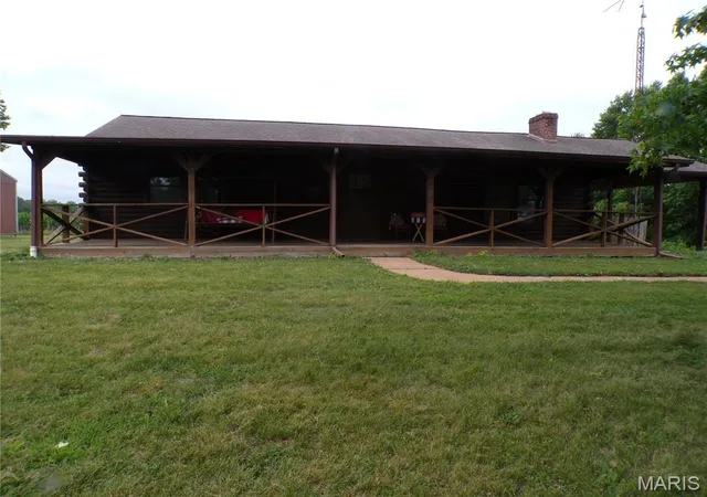Homes for sale in Pinckneyville, IL | 3632 State Route 13/27, Pinckneyville, IL 62274 | MLS# MIS26041839