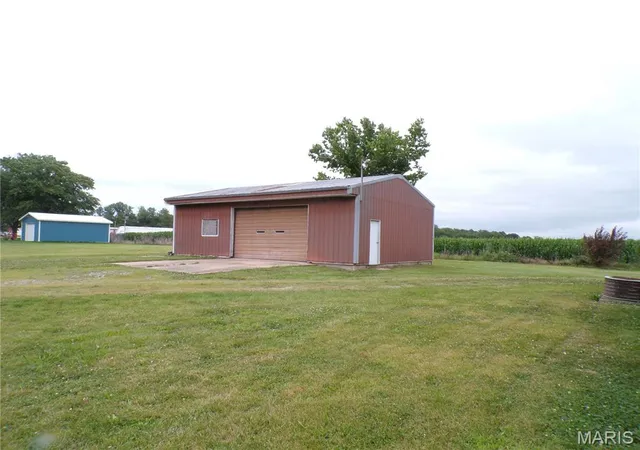 Homes for sale in Pinckneyville, IL | 3632 State Route 13/27, Pinckneyville, IL 62274 | MLS# MIS26041839