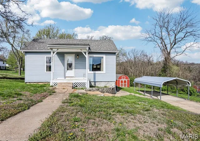 Homes for sale in De Soto, MO | 700 Lovett St, De Soto, MO 63020 | MLS# MIS26041841