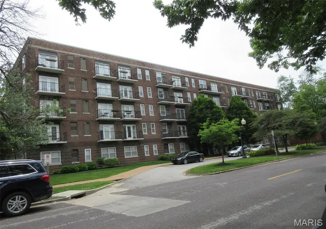 Photo 3 of Condo for sale at 5630 Pershing Ave #23, Saint Louis, MO 63112 | MLS# MIS26041847 | Listing updated on 2026-08-30