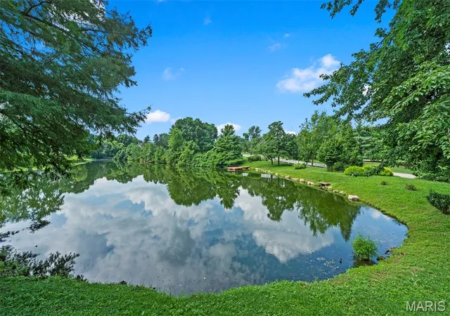 Photo 3 of Sale Pending at 1841 Newburyport Rd, Chesterfield, MO 63005 | MLS# MIS26041850 | Listing updated on 2026-09-01