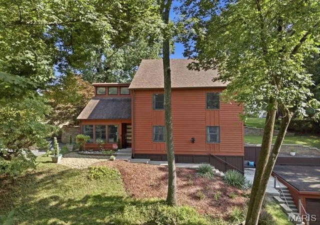 Photo 1 of Sale Pending at 110 Autumn Ln, Belleville, IL 62223 | MLS# MIS26041861 | Listing updated on 2026-08-16