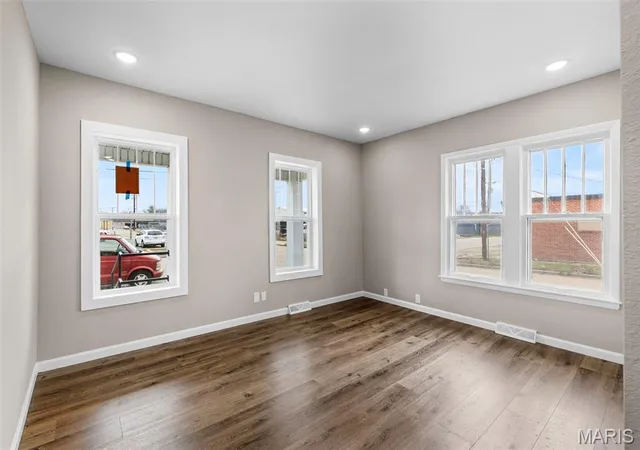 5th image of 404 E Center St, Sikeston, MO 63801 | MLS# MIS26041864