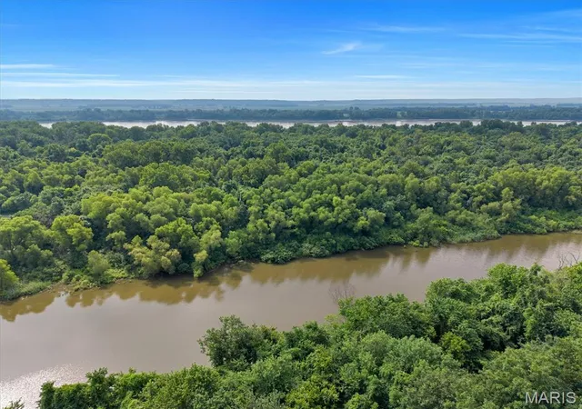 5th image of 7040 Christopher Dr, St Louis, MO 63129 | MLS# MIS26041877