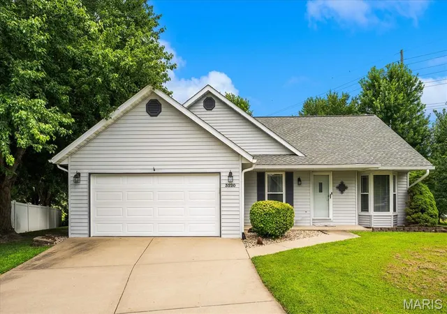 Homes for sale in Shiloh, IL | 3220 Eastridge Dr, Shiloh, IL 62221 | MLS# MIS26041890