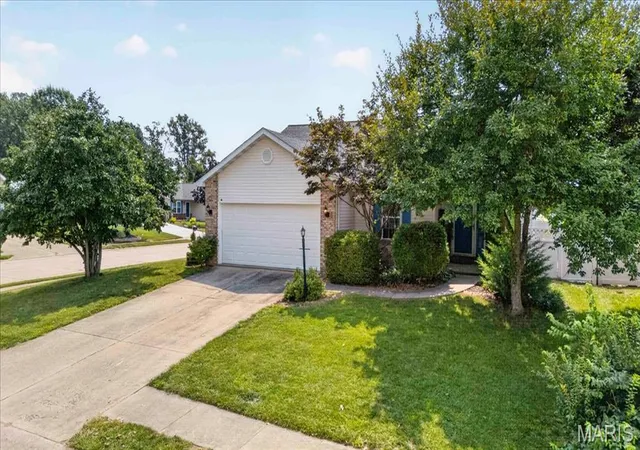 1st image of 3 Huntington Pl Dr, Glen Carbon, IL 62034 | MLS# MIS26041892