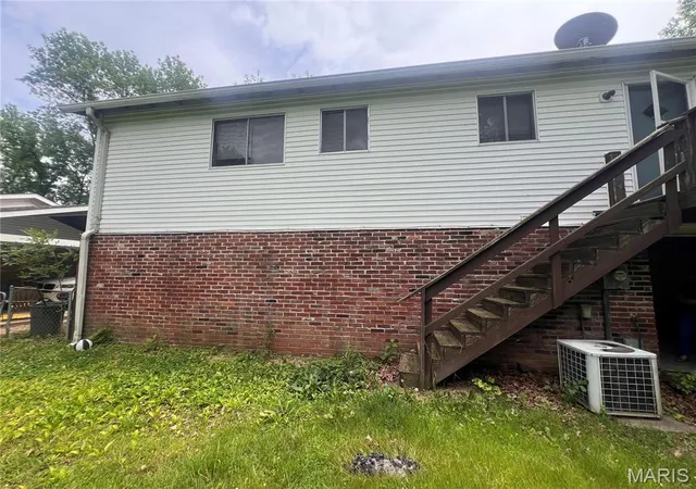 Photo 2 of Single family home for sale at 2353 Kingsford Dr, Florissant, MO 63031 | MLS# MIS26041899 | Listing updated on 2026-07-09