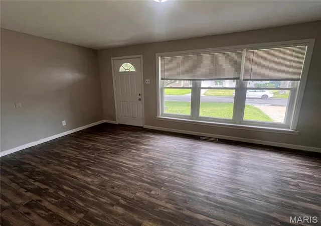 Photo 4 of Single family home for sale at 740 Crowder Dr, Florissant, MO 63031 | MLS# MIS26041910 | Listing updated on 2026-07-09