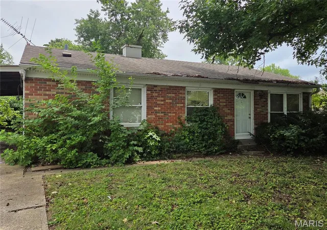 2nd image of 21 Derby Ln, Saint Peters, MO 63376 | MLS# MIS26041935