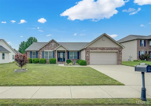 Photo 1 of Sale Pending at 1441 Arley Hill Dr, O'fallon, IL 62269 | MLS# MIS26041938 | Listing updated on 2026-08-10