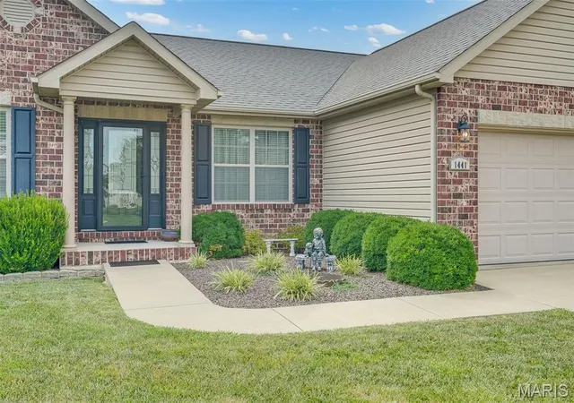 Photo 3 of Sale Pending at 1441 Arley Hill Dr, O'fallon, IL 62269 | MLS# MIS26041938 | Listing updated on 2026-08-10