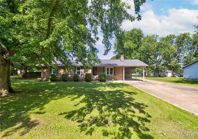 Homes for sale in Sikeston, MO | 209 Aletha Dr, Sikeston, MO 63801 | MLS# MIS26041939