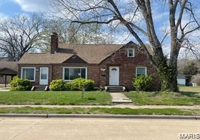 Homes for sale in Cape Girardeau, MO | 1321 N Main St, Cape Girardeau, MO 63701 | MLS# MIS26041944