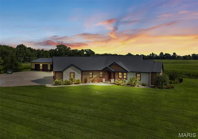 4th image of 8318 West Mill Creek Rd, Troy, IL 62294 | MLS# MIS26041945