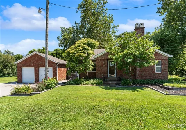 1st image of 938 E Washington St, Millstadt, IL 62260 | MLS# MIS26041947