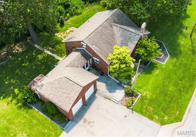 3rd image of 938 E Washington St, Millstadt, IL 62260 | MLS# MIS26041947