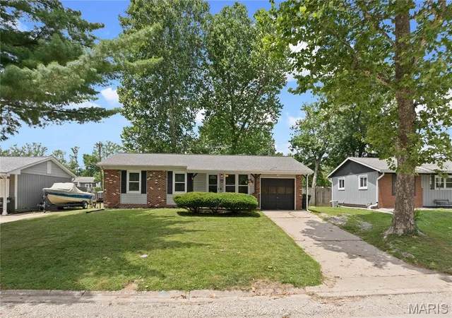 Homes for sale in Godfrey, IL | 7732 Redbird Ln, Godfrey, IL 62035 | MLS# MIS26041955