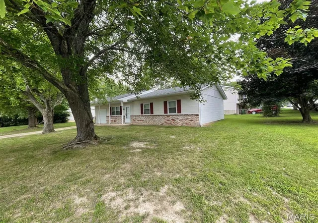 Homes for sale in Rolla, MO | 120 Whitecliff St, Rolla, MO 65401 | MLS# MIS26041959