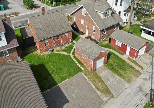 Homes for sale in Belleville, IL | 2121 W Main St, Belleville, IL 62226 | MLS# MIS26041965