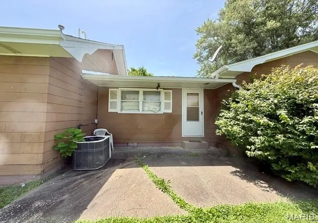 Photo 4 of Single family home for sale at 501 E Us Hwy 54, Vandalia, MO 63382 | MLS# MIS26041970 | Listing updated on 2026-08-24
