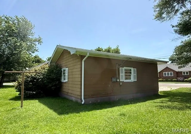 Photo 5 of Single family home for sale at 501 E Us Hwy 54, Vandalia, MO 63382 | MLS# MIS26041970 | Listing updated on 2026-08-24