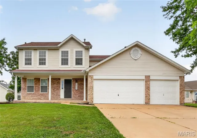 Photo 2 of Sale Pending at 1455 Chambers Dr, O Fallon, MO 63366 | MLS# MIS26041972 | Listing updated on 2026-08-13