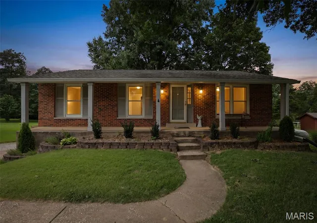 Homes for sale in Festus, MO | 1139 Vicksburg Dr, Festus, MO 63028 | MLS# MIS26041974