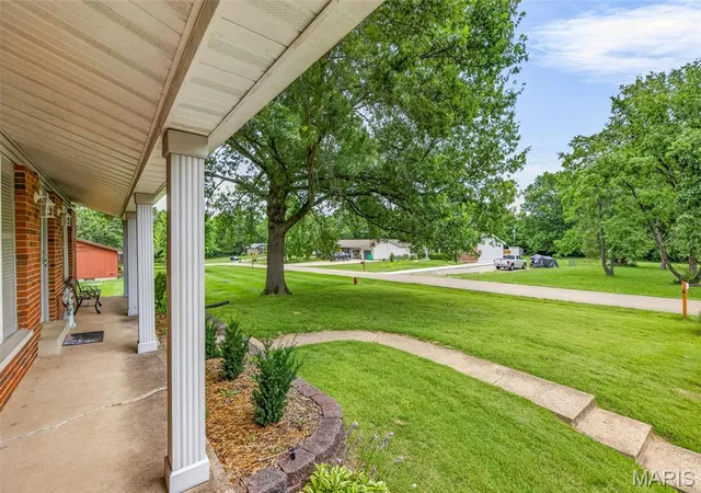Photo 3 of Single family home for sale at 1139 Vicksburg Dr, Festus, MO 63028 | MLS# MIS26041974 | Listing updated on 2026-10-05