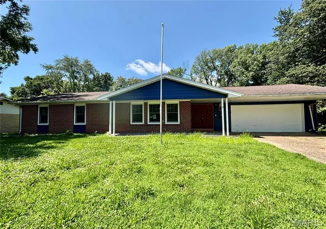 Homes for sale in Belleville, IL | 209 Gettysburg Rd, Belleville, IL 62226 | MLS# MIS26041977