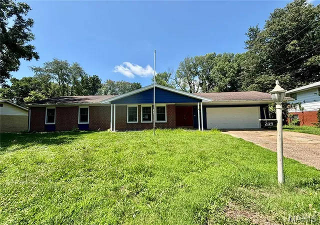 Homes for sale in Belleville, IL | 209 Gettysburg Rd, Belleville, IL 62226 | MLS# MIS26041977