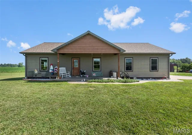 Homes for sale in Perryville, MO | 1856 Pcr 300, Perryville, MO 63775 | MLS# MIS26041982