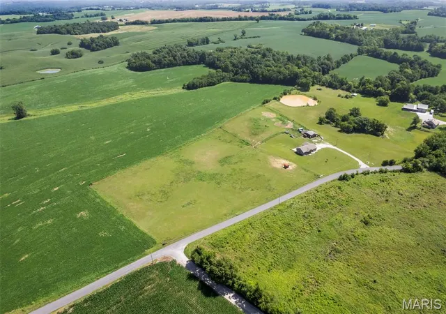 Homes for sale in Perryville, MO | 1856 Pcr 300, Perryville, MO 63775 | MLS# MIS26041982