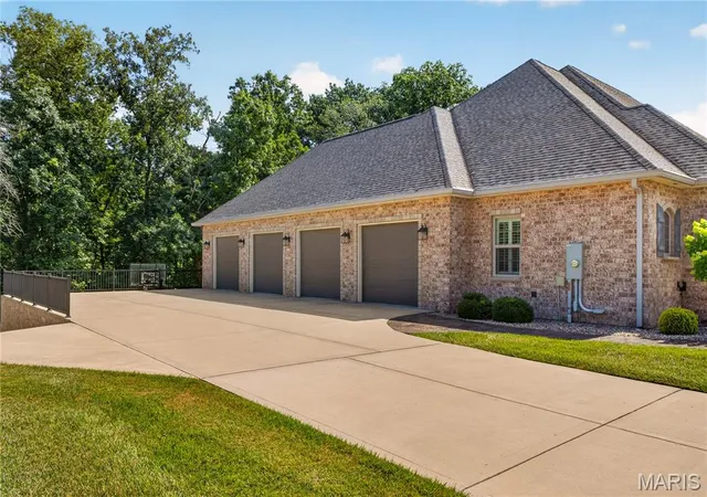 Photo 3 of Sale Pending at 134 Jacks Bnd, O Fallon, IL 62269 | MLS# MIS26041995 | Listing updated on 2026-09-06