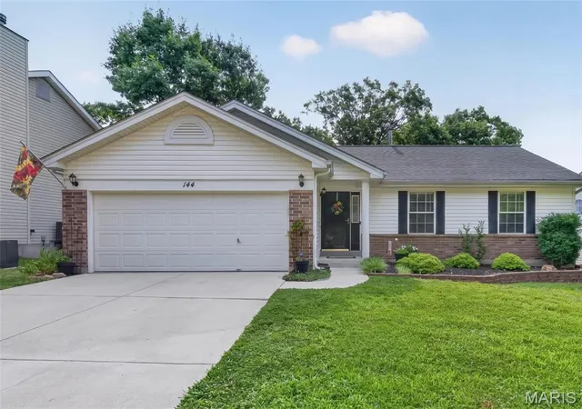 2nd image of 144 Hunters Green Ln, Eureka, MO 63025 | MLS# MIS26042013