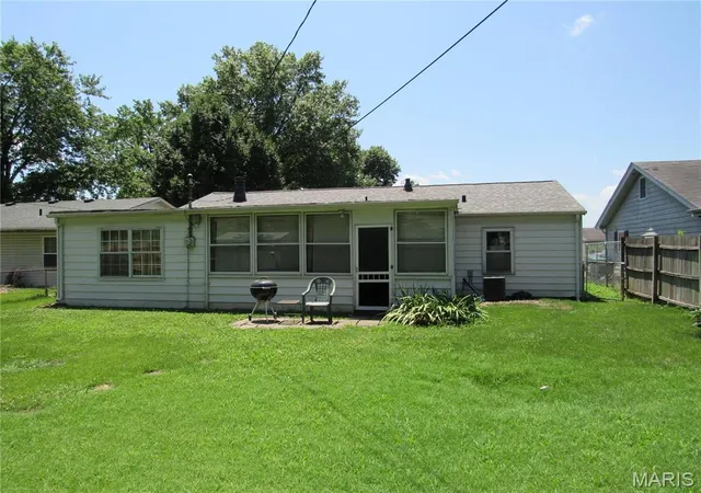 Homes for sale in East Saint Louis, IL | 1123 Saint Benedict Dr, East Saint Louis, IL 62206 | MLS# MIS26042020