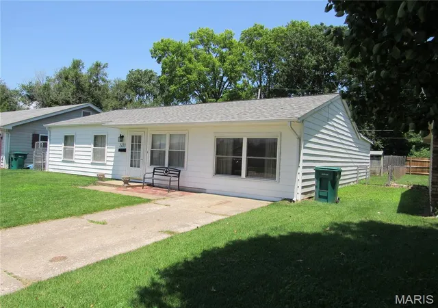 Homes for sale in East Saint Louis, IL | 1123 Saint Benedict Dr, East Saint Louis, IL 62206 | MLS# MIS26042020