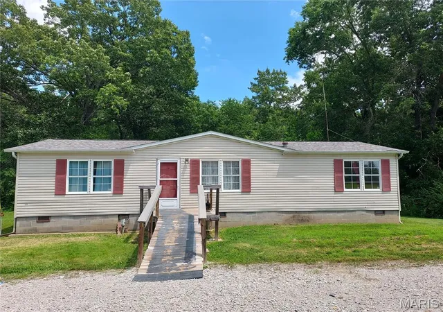 Homes for sale in Greenville, IL | 440 Prairie Ln, Greenville, IL 62246 | MLS# MIS26042038
