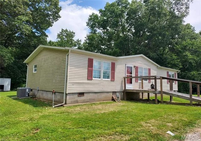 Homes for sale in Greenville, IL | 440 Prairie Ln, Greenville, IL 62246 | MLS# MIS26042038
