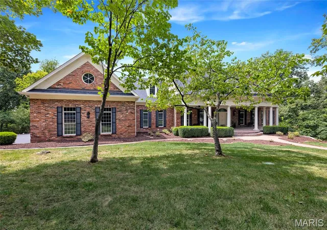 Photo 4 of Single family home for sale at 943 Norrington Way, Fenton, MO 63026 | MLS# MIS26042044 | Listing updated on 2026-09-21