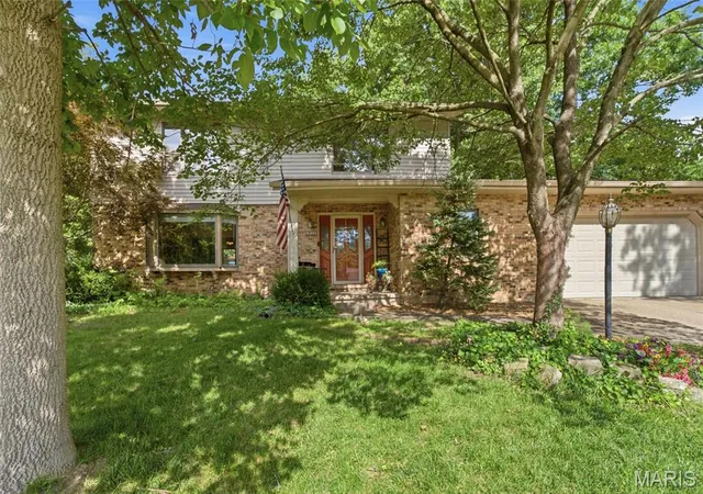 Homes for sale in Edwardsville, IL | 1916 Duke St, Edwardsville, IL 62025 | MLS# MIS26042048