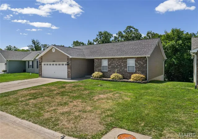 Homes for sale in Pevely, MO | 2050 Magnolia Wy, Pevely, MO 63070 | MLS# MIS26042053